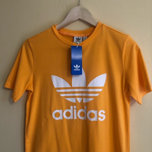 NEW Adidas Original Oversized Trefoil Tee - Picture 2 of 7